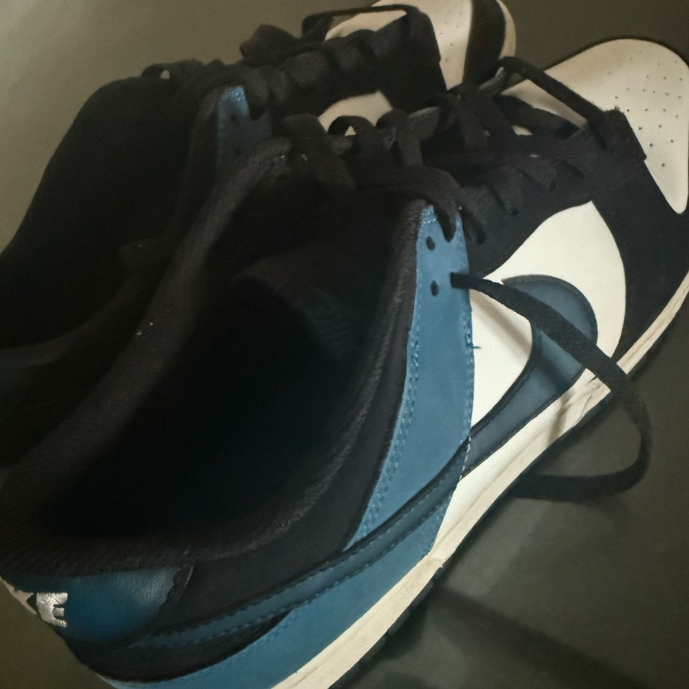 Nike Black and Blue Athletic Shoes - Picture 2 of 2